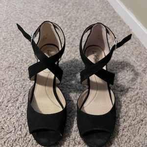 Life stride strappy heels